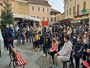 Foto 15 di 18
