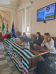 Foto 19 di 37