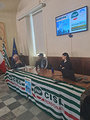 Foto 25 di 37