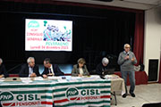 Foto 25 di 45