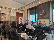 Foto 10 di 33