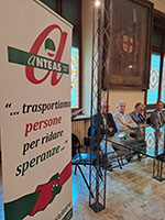 Foto 4 di 33