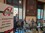 Foto 5 di 33