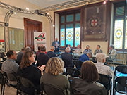 Foto 8 di 33